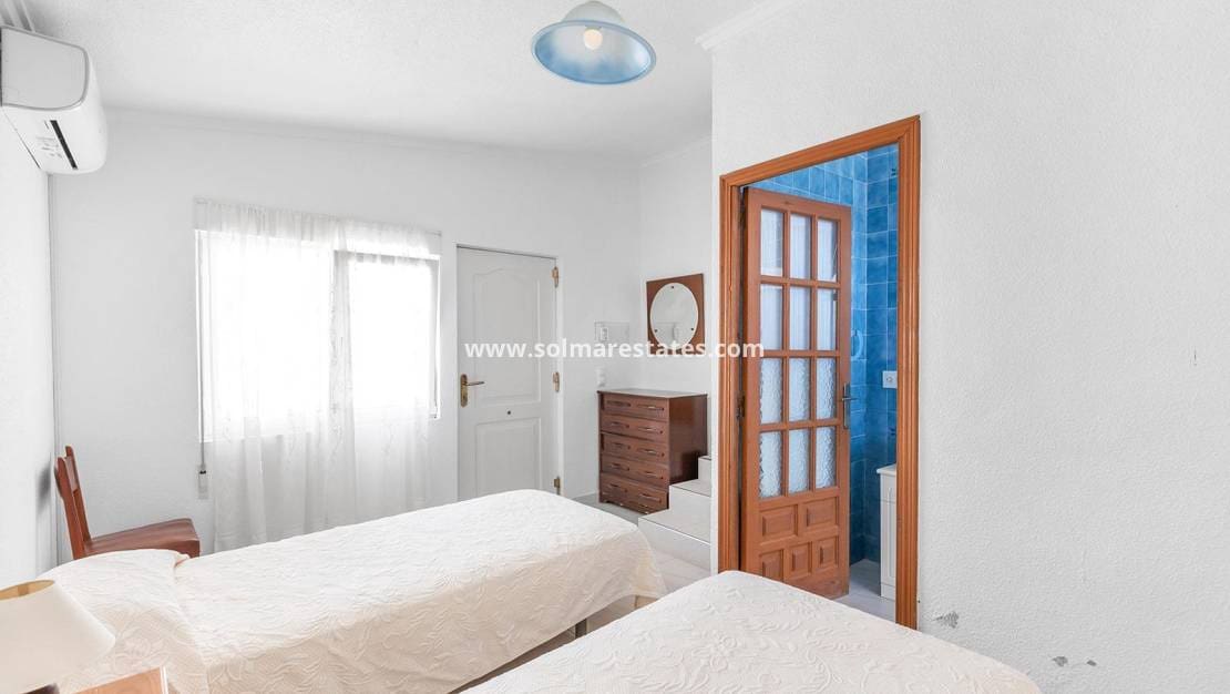 4 Zimmer Villa zu verkaufen in Dona Pepa mit Pool - 495.000 € (Ref: 9944667)