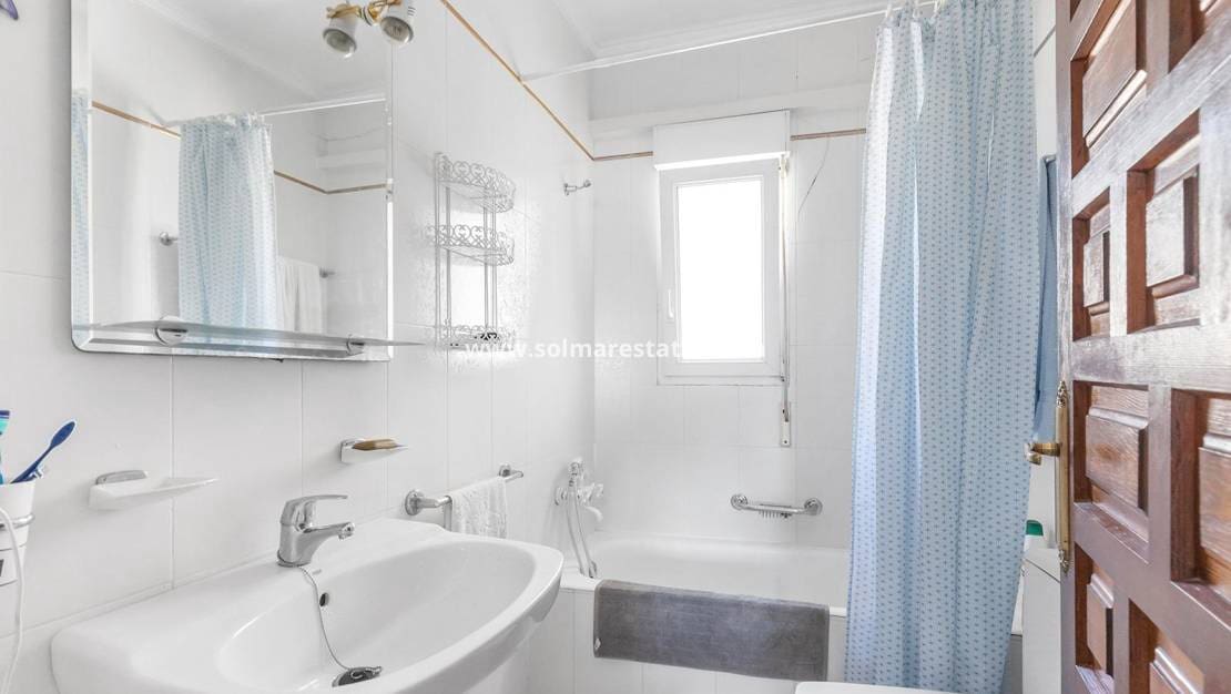 4 Zimmer Villa zu verkaufen in Dona Pepa mit Pool - 495.000 € (Ref: 9944667)