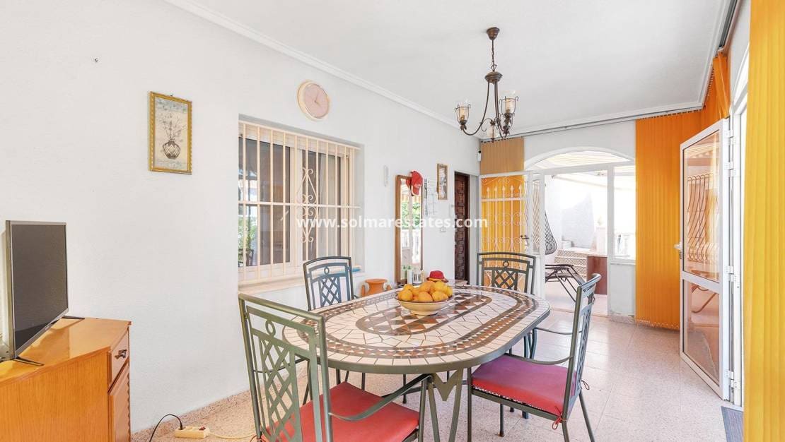 4 Zimmer Villa zu verkaufen in Dona Pepa mit Pool - 495.000 € (Ref: 9944667)