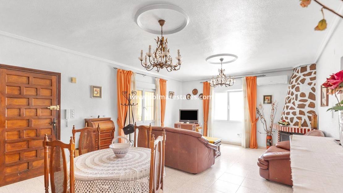 4 Zimmer Villa zu verkaufen in Dona Pepa mit Pool - 495.000 € (Ref: 9944667)