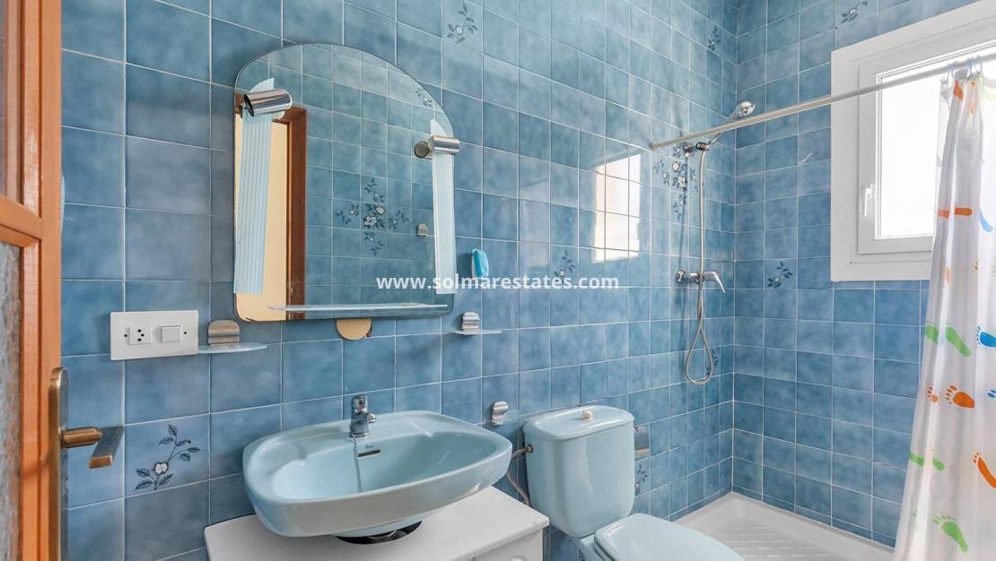 4 Zimmer Villa zu verkaufen in Dona Pepa mit Pool - 495.000 € (Ref: 9944667)