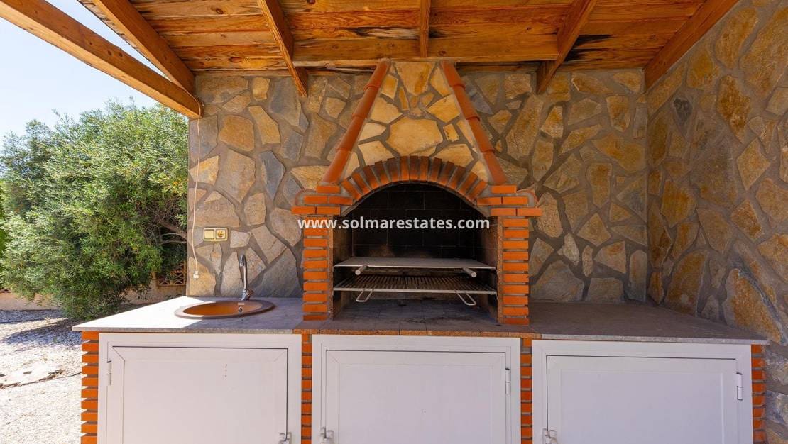 4 Zimmer Villa zu verkaufen in Dona Pepa mit Pool - 495.000 € (Ref: 9944667)