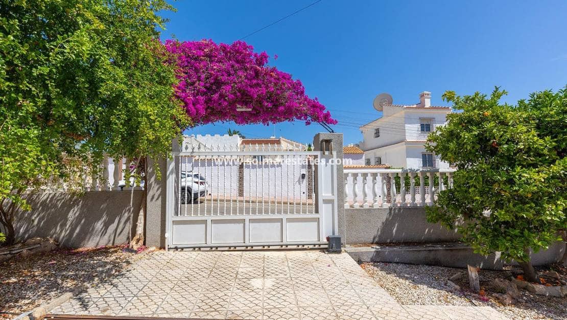 4 Zimmer Villa zu verkaufen in Dona Pepa mit Pool - 495.000 € (Ref: 9944667)