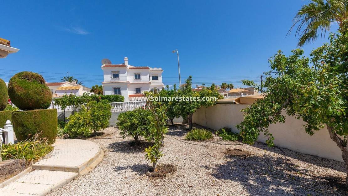 4 Zimmer Villa zu verkaufen in Dona Pepa mit Pool - 495.000 € (Ref: 9944667)