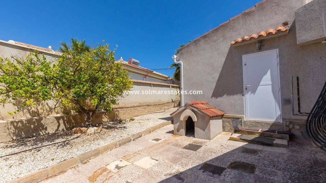 4 Zimmer Villa zu verkaufen in Dona Pepa mit Pool - 495.000 € (Ref: 9944667)