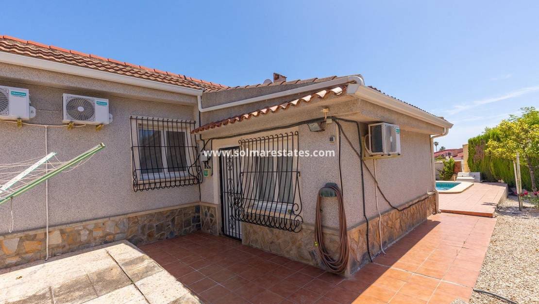 4 Zimmer Villa zu verkaufen in Dona Pepa mit Pool - 495.000 € (Ref: 9944667)
