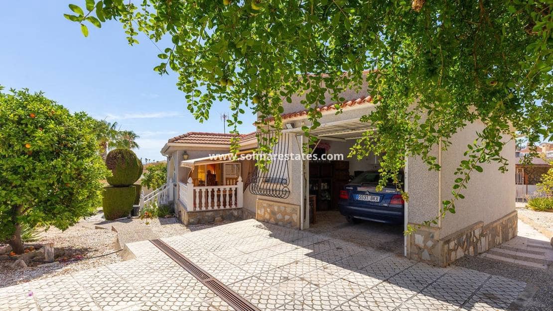 4 Zimmer Villa zu verkaufen in Dona Pepa mit Pool - 495.000 € (Ref: 9944667)