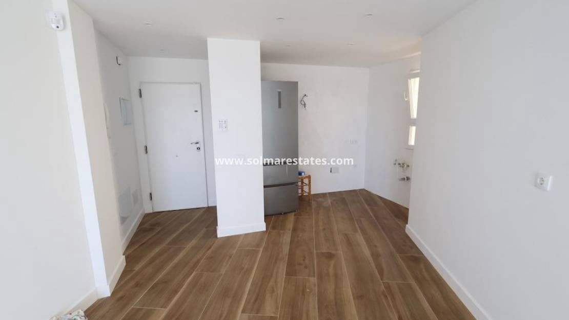 2 Zimmer Apartment zu verkaufen in Cabo Roig - 239.000 € (Ref: 9944840)