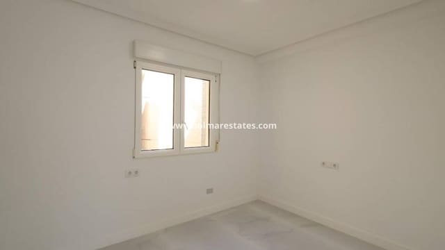 2 bedroom Apartment for sale in Cabo Roig, Orihuela - € 239,000 (Ref: 9944840)