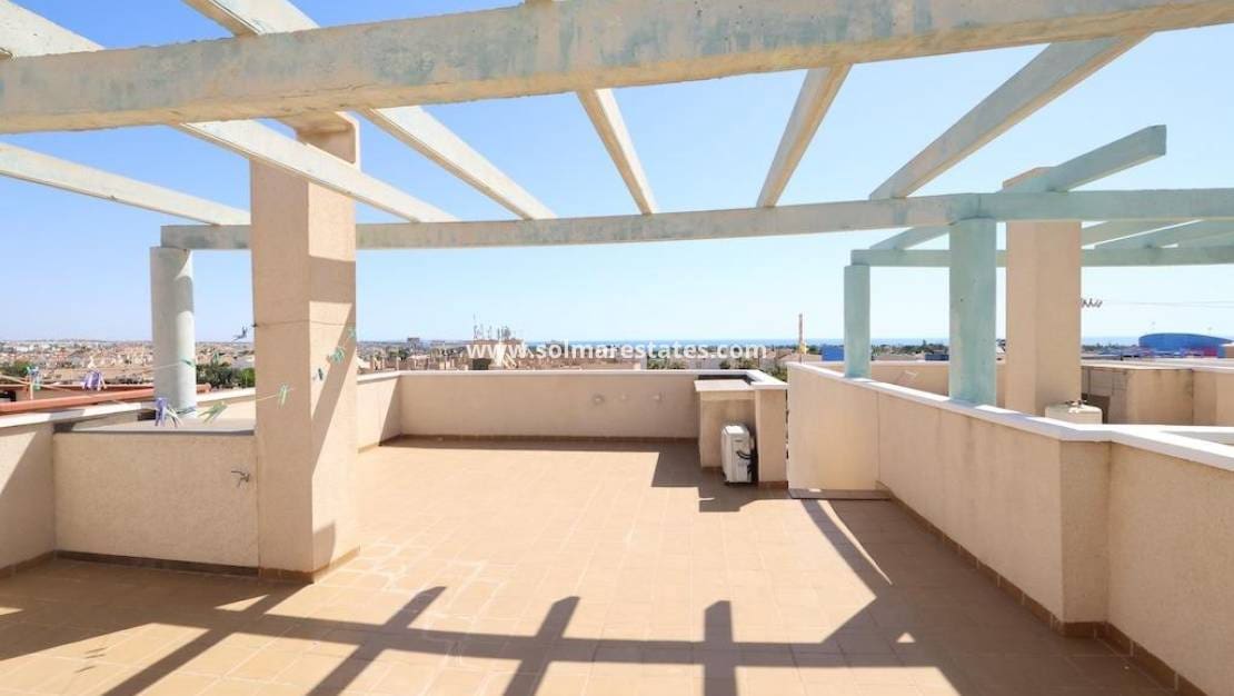 2 Zimmer Apartment zu verkaufen in Cabo Roig - 239.000 € (Ref: 9944840)