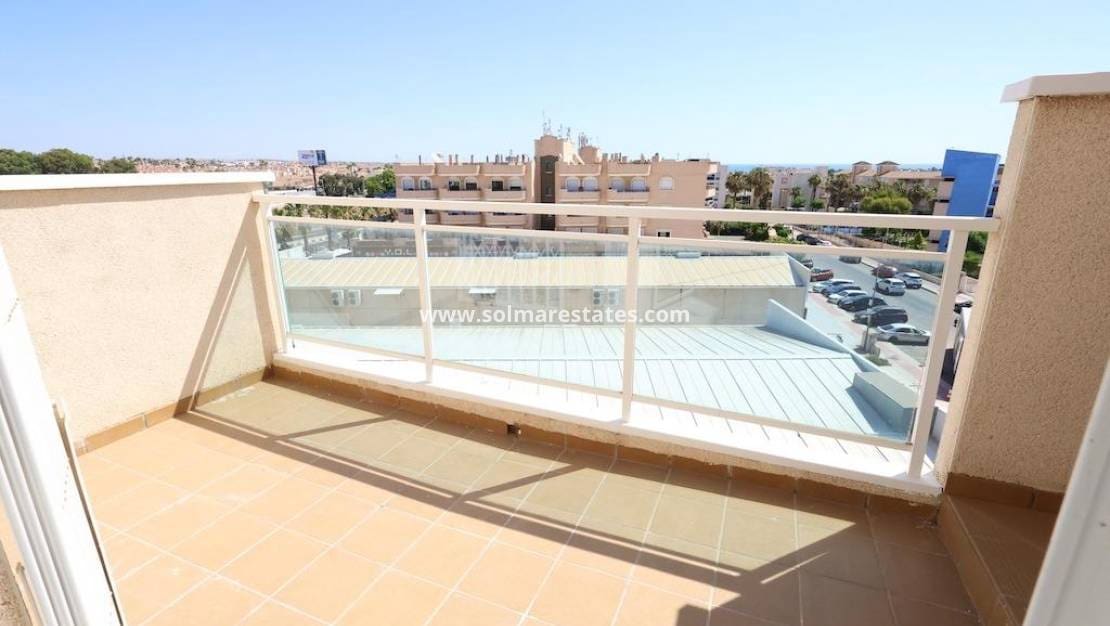 2 Zimmer Apartment zu verkaufen in Cabo Roig - 239.000 € (Ref: 9944840)