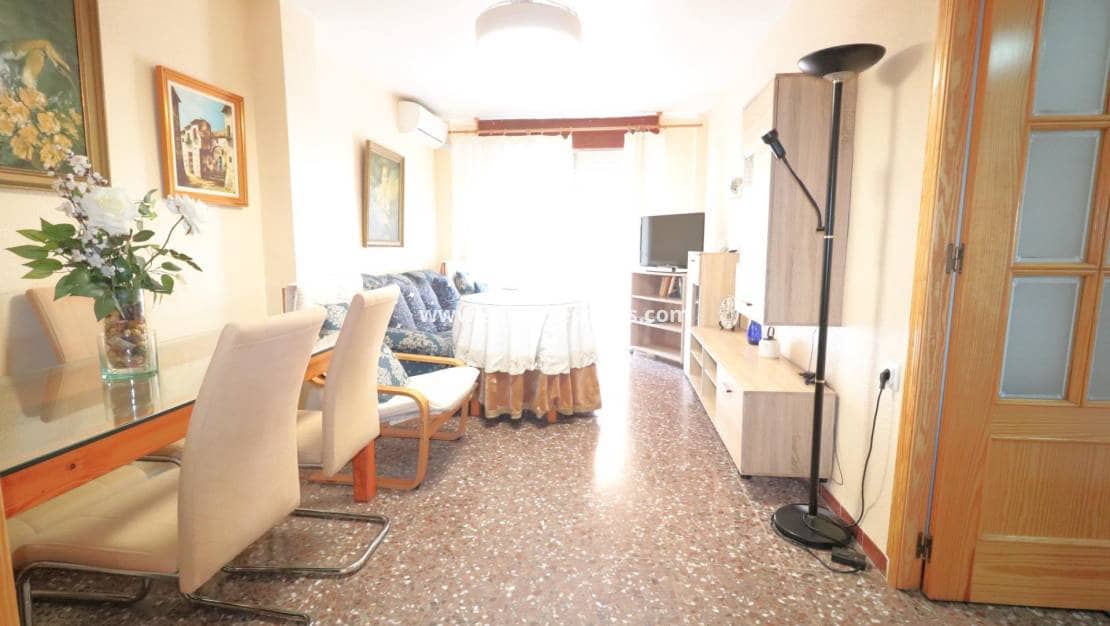 3 makuuhuone Huoneisto myytävänä paikassa Torrevieja - 150 000 € (Ref: 9946004)