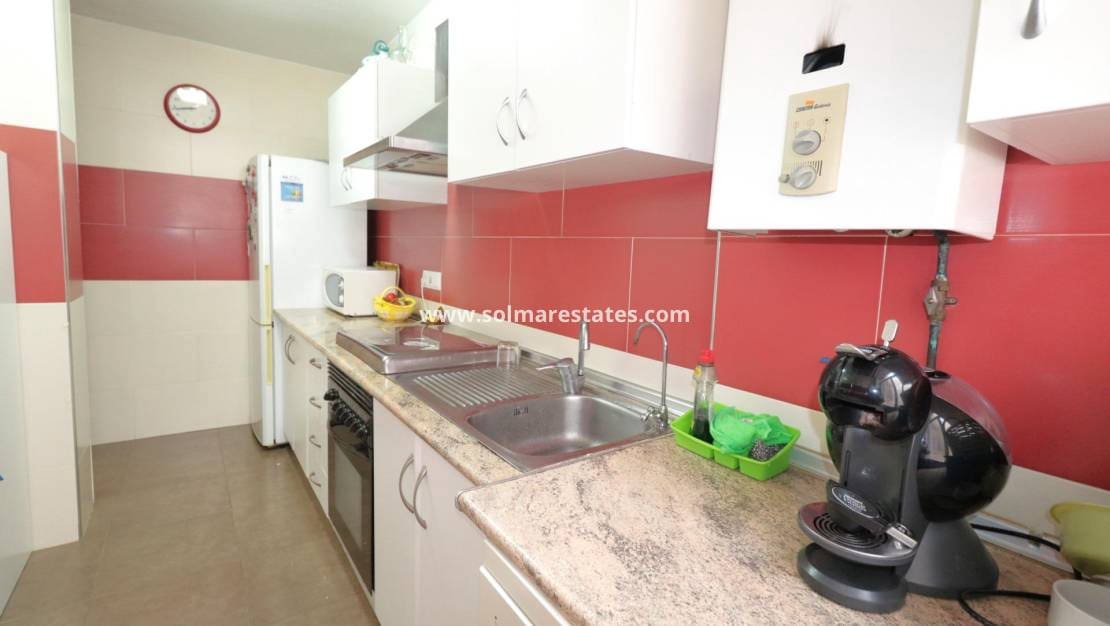 3 makuuhuone Huoneisto myytävänä paikassa Torrevieja - 150 000 € (Ref: 9946004)