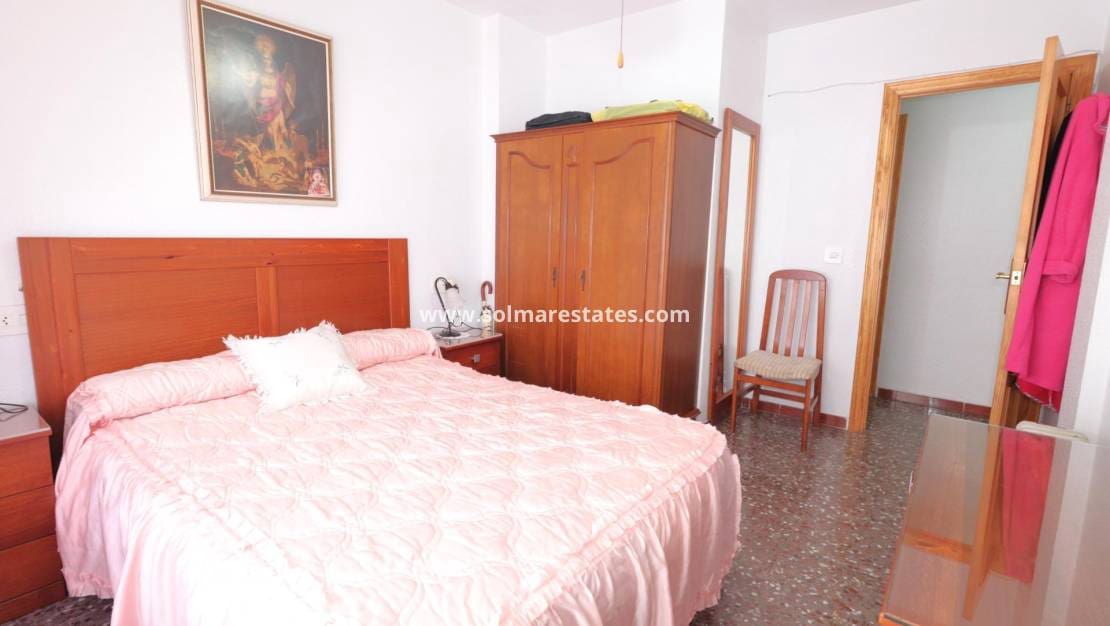 3 makuuhuone Huoneisto myytävänä paikassa Torrevieja - 150 000 € (Ref: 9946004)