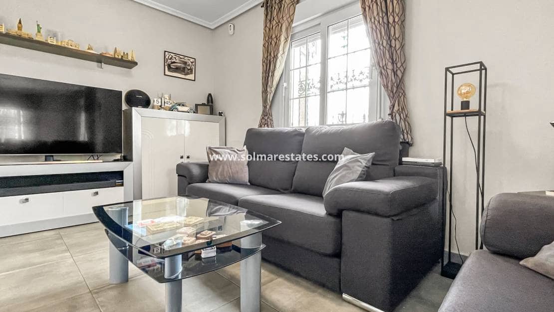 3 soverom Villa til salgs i Villamartin med svømmebasseng - € 435 900 (Ref: 9946007)
