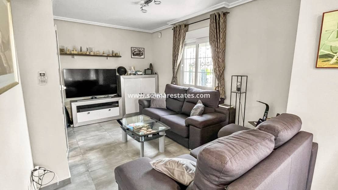3 soverom Villa til salgs i Villamartin med svømmebasseng - € 435 900 (Ref: 9946007)