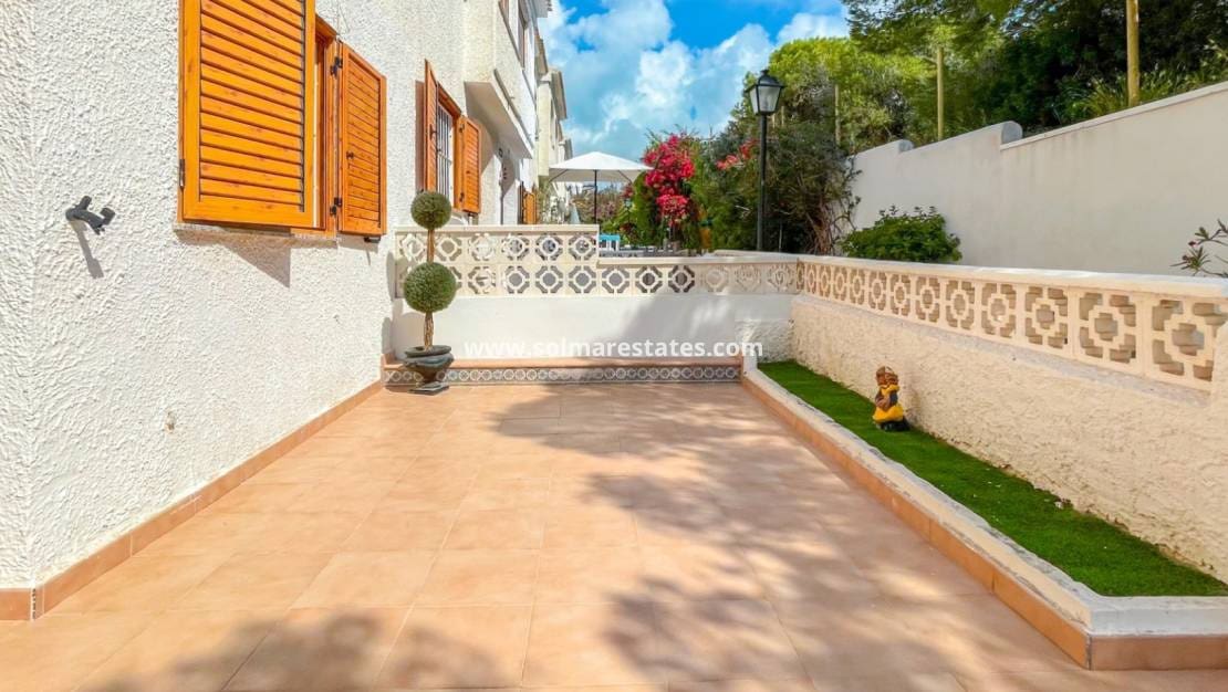 Casa de 2 habitaciones en Playa Flamenca en venta - 249.000 € (Ref: 9946008)