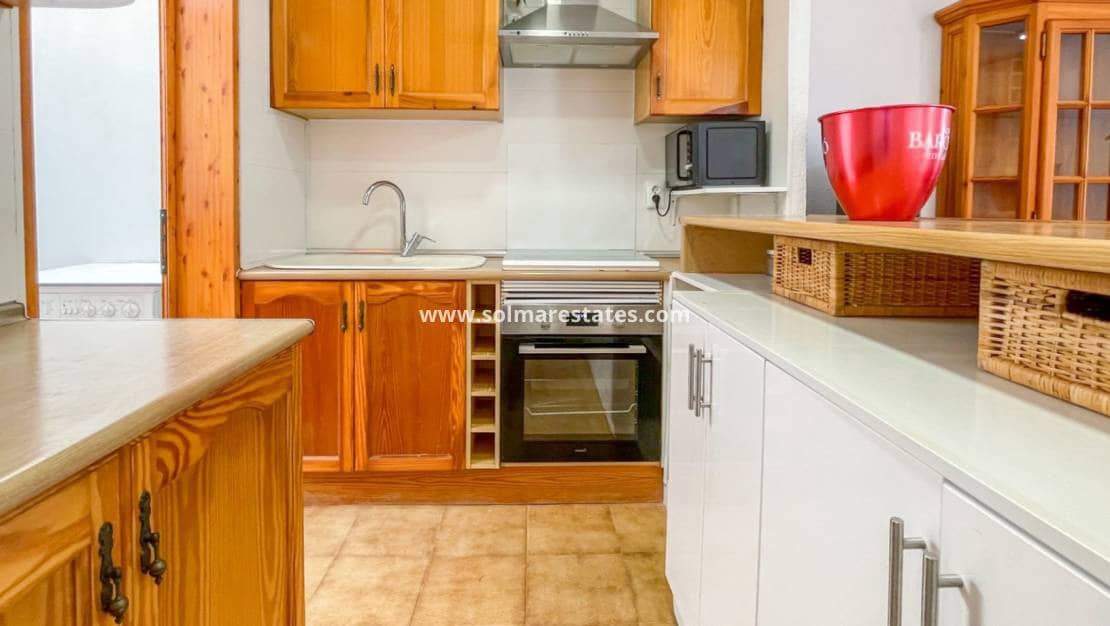Casa de 2 habitaciones en Playa Flamenca en venta - 249.000 € (Ref: 9946008)
