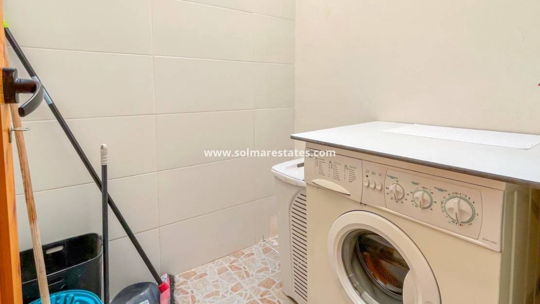 Casa de 2 habitaciones en Playa Flamenca en venta - 249.000 € (Ref: 9946008)