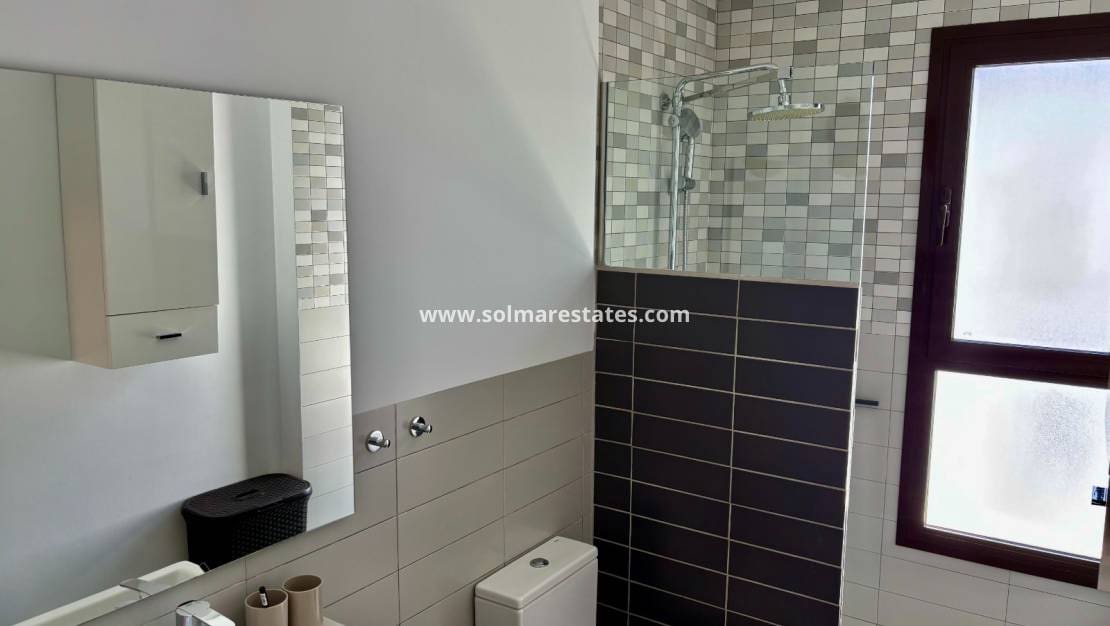 2 makuuhuone Huoneisto myytävänä paikassa Algorfa mukana uima-altaan - 279 000 € (Ref: 9946319)