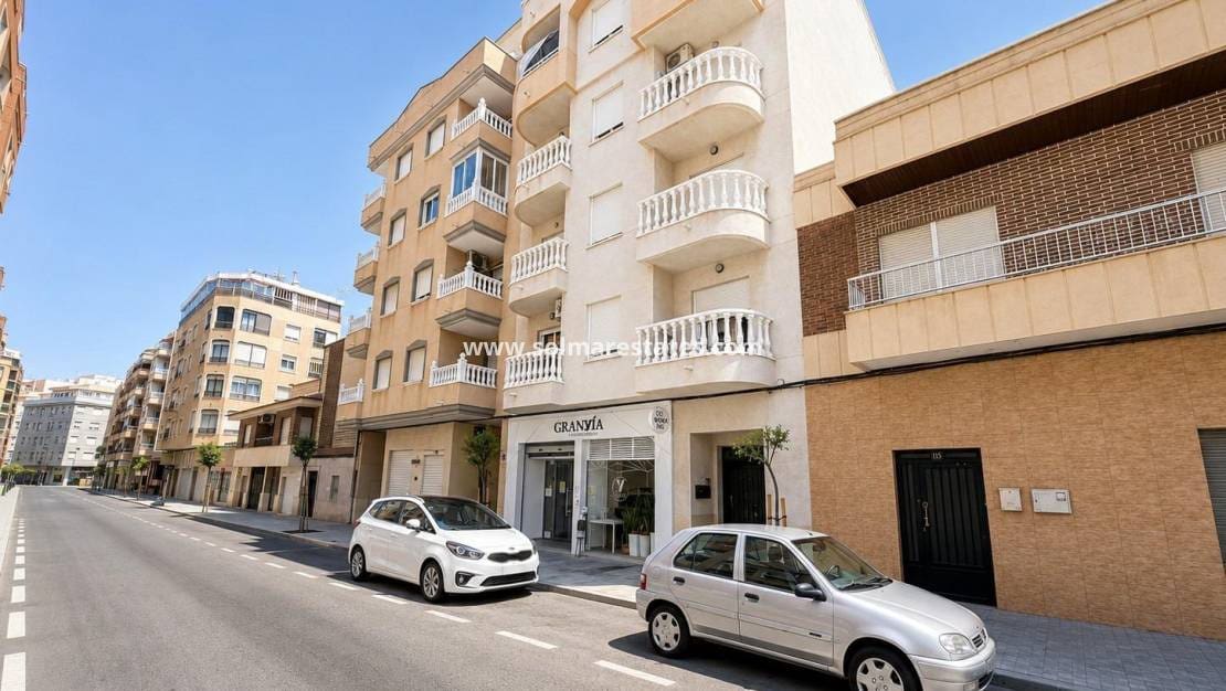 2 quarto Apartamento para venda em Torrevieja - 149 000 € (Ref: 9946321)