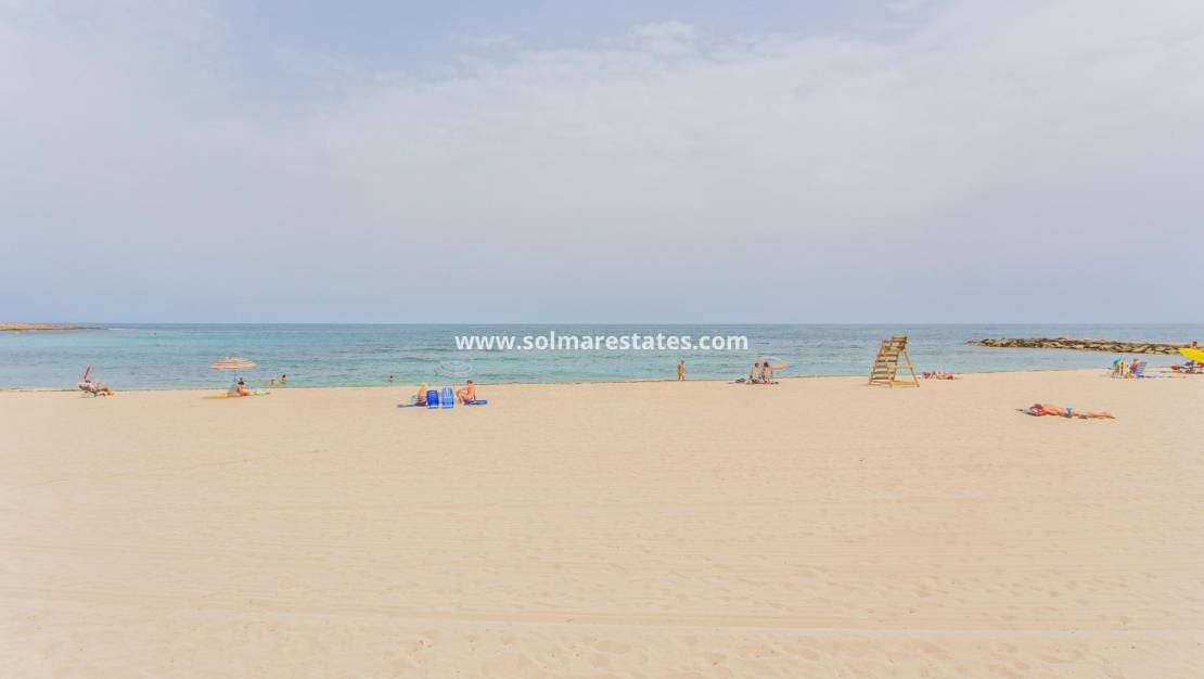 2 quarto Apartamento para venda em Torrevieja - 149 000 € (Ref: 9946321)