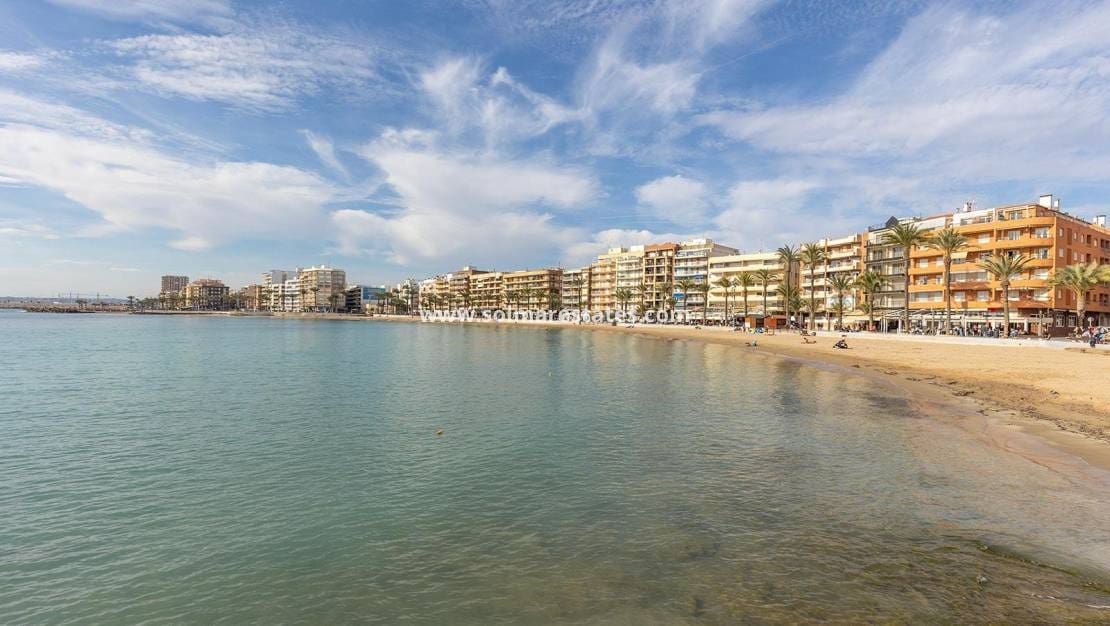 2 quarto Apartamento para venda em Torrevieja - 149 000 € (Ref: 9946321)