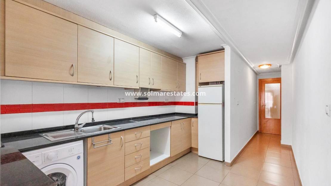 2 sovrum Lägenhet till salu i Torrevieja - 139 900 € (Ref: 9946322)