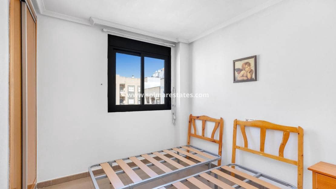 2 sovrum Lägenhet till salu i Torrevieja - 139 900 € (Ref: 9946322)