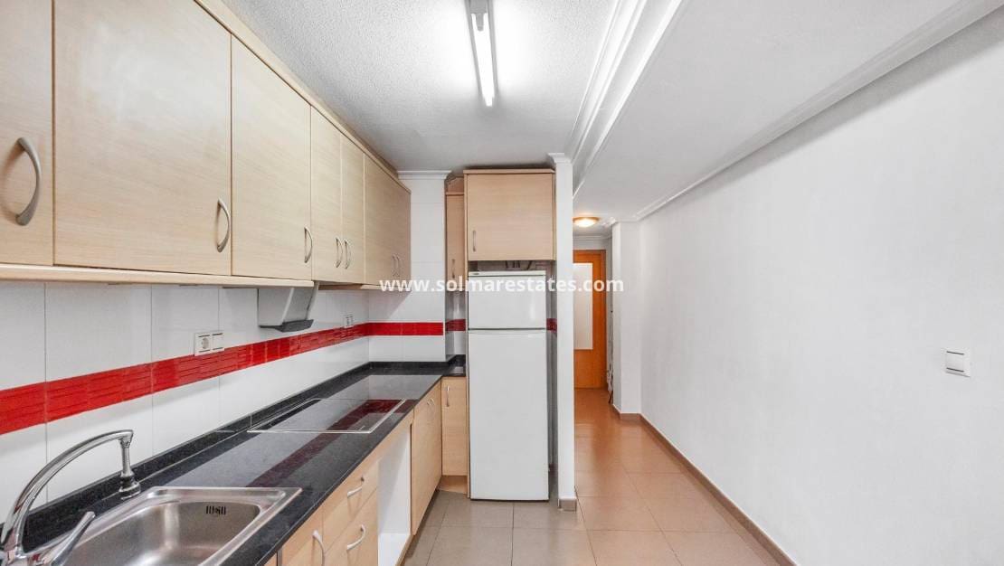 2 sovrum Lägenhet till salu i Torrevieja - 139 900 € (Ref: 9946322)