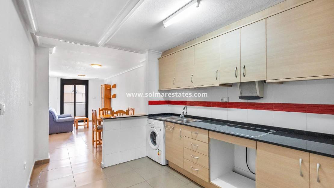 2 sovrum Lägenhet till salu i Torrevieja - 139 900 € (Ref: 9946322)