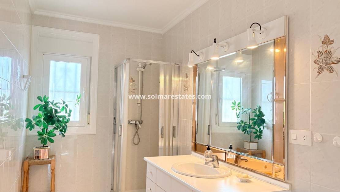 3 camera da letto Villa in vendita in La Marquesa con piscina - 479.000 € (Rif: 9946576)