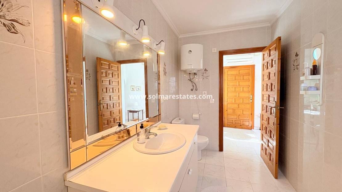 3 camera da letto Villa in vendita in La Marquesa con piscina - 479.000 € (Rif: 9946576)