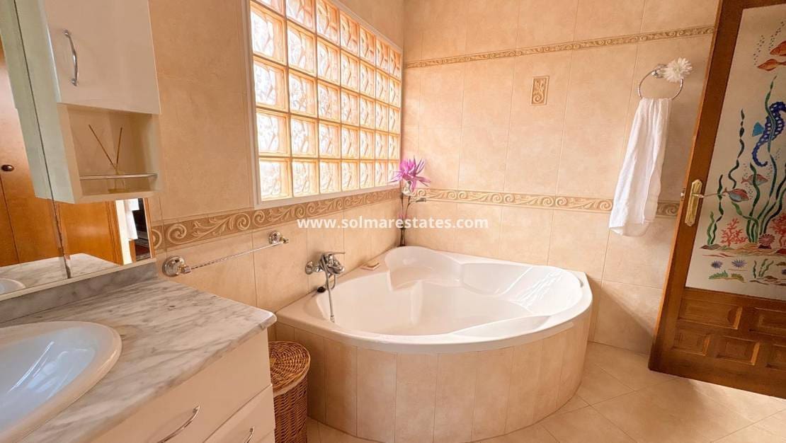 3 camera da letto Villa in vendita in La Marquesa con piscina - 479.000 € (Rif: 9946576)