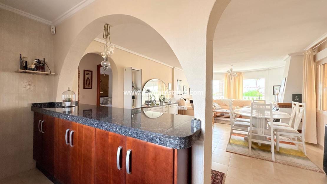 3 camera da letto Villa in vendita in La Marquesa con piscina - 479.000 € (Rif: 9946576)