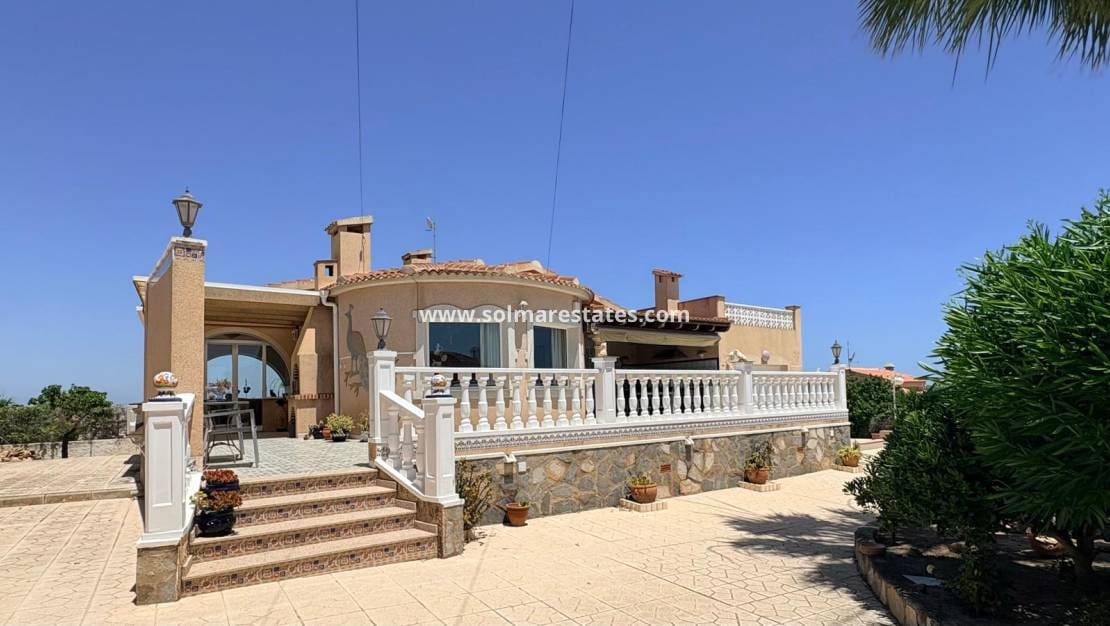 3 camera da letto Villa in vendita in La Marquesa con piscina - 479.000 € (Rif: 9946576)