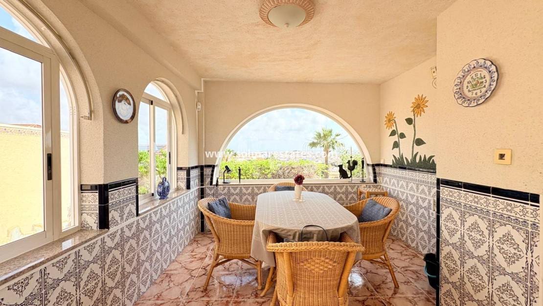 3 camera da letto Villa in vendita in La Marquesa con piscina - 479.000 € (Rif: 9946576)
