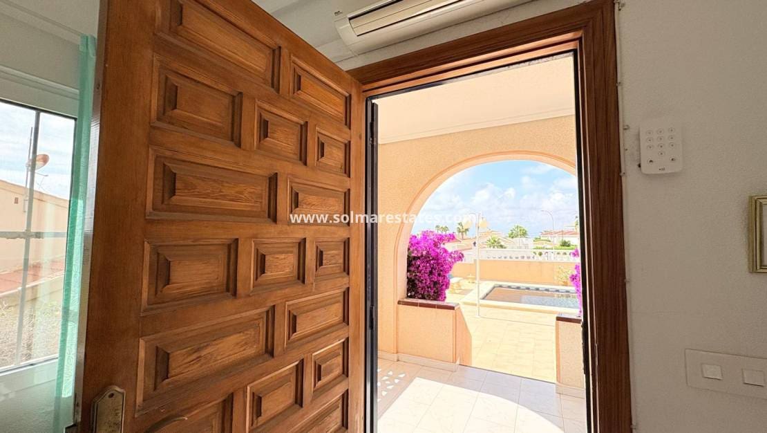 3 camera da letto Villa in vendita in La Marquesa con piscina - 479.000 € (Rif: 9946576)