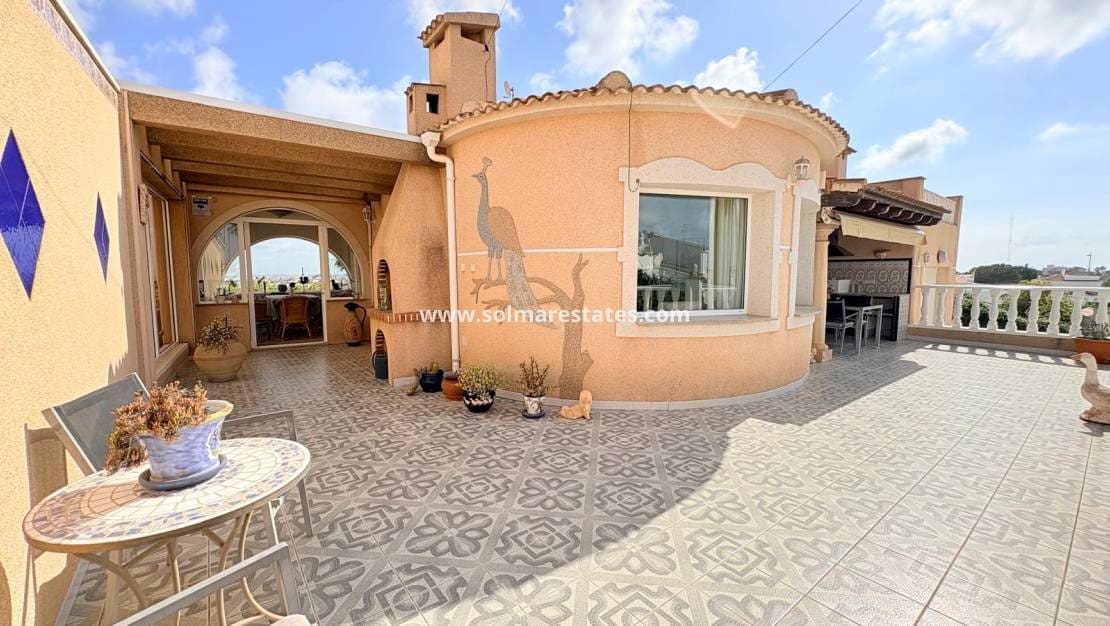 3 camera da letto Villa in vendita in La Marquesa con piscina - 479.000 € (Rif: 9946576)