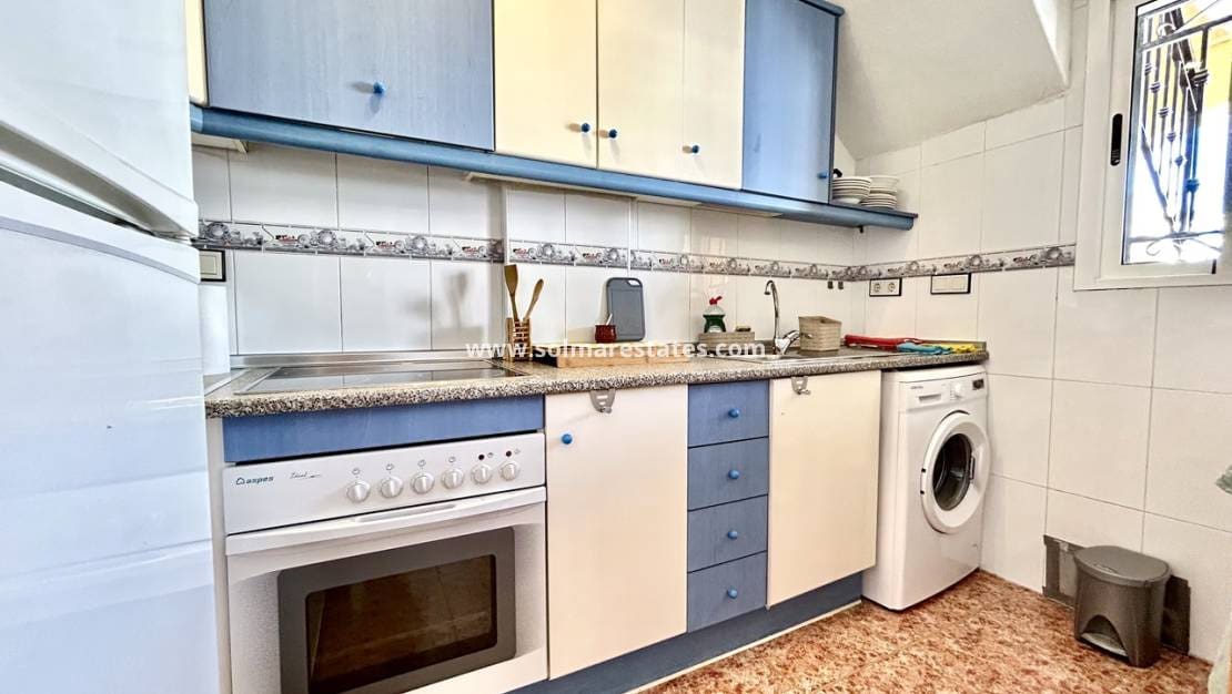 2 soveværelse Lejlighed til salg i Los Altos med swimmingpool - € 155.900 (Ref: 9948346)