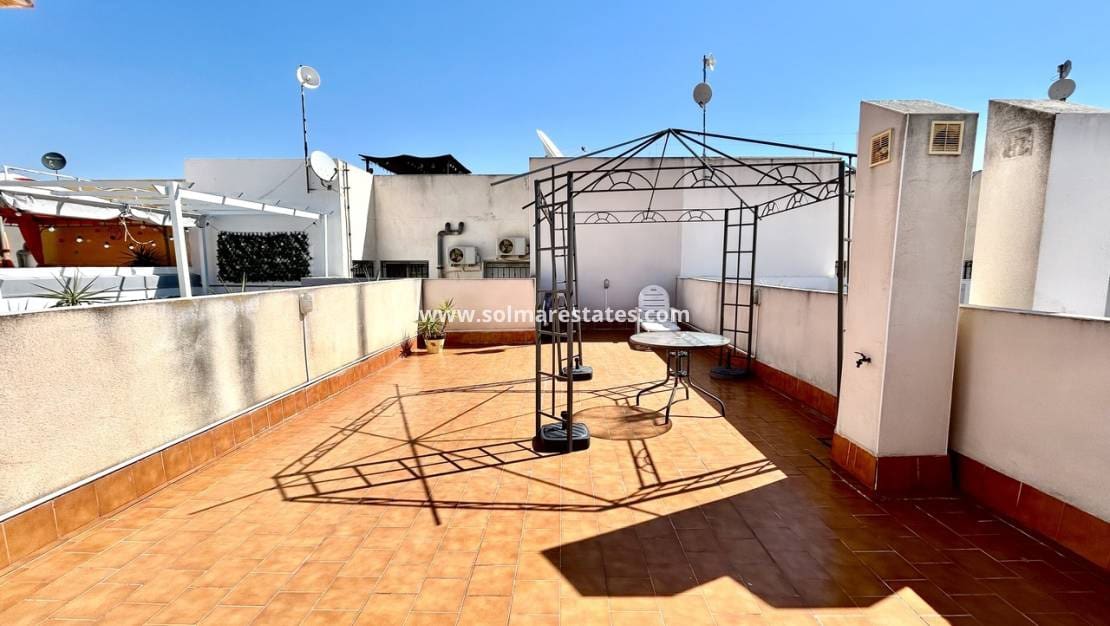2 soveværelse Lejlighed til salg i Los Altos med swimmingpool - € 155.900 (Ref: 9948346)