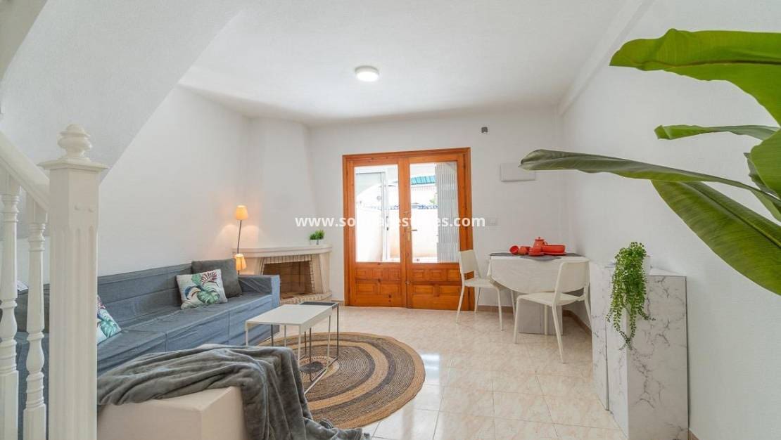2 chambre Maison de Ville à vendre à El Chaparral avec piscine - 139 000 € (Ref: 9948347)