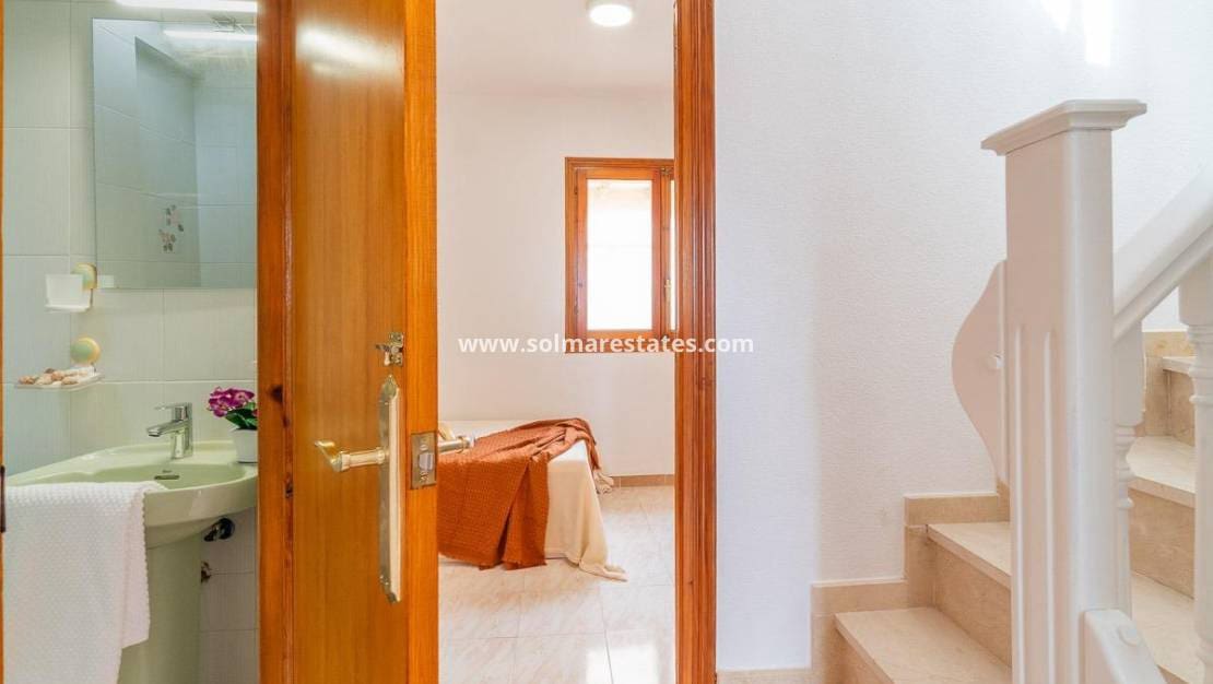 2 chambre Maison de Ville à vendre à El Chaparral avec piscine - 139 000 € (Ref: 9948347)
