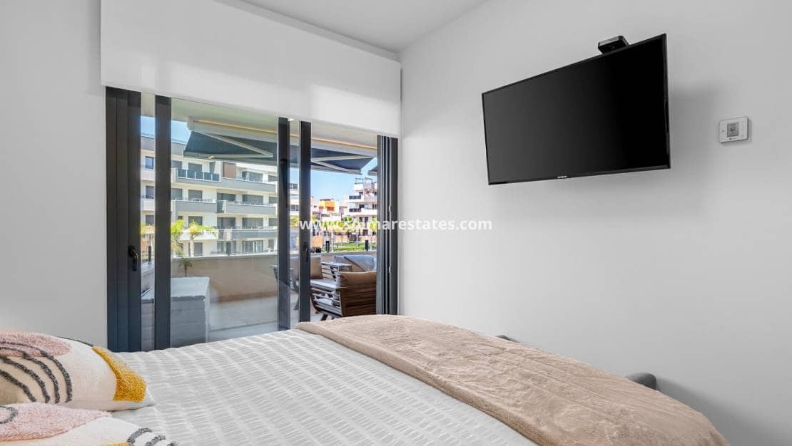 2 quarto Apartamento para venda em Playa Flamenca com piscina - 350 000 € (Ref: 9948540)