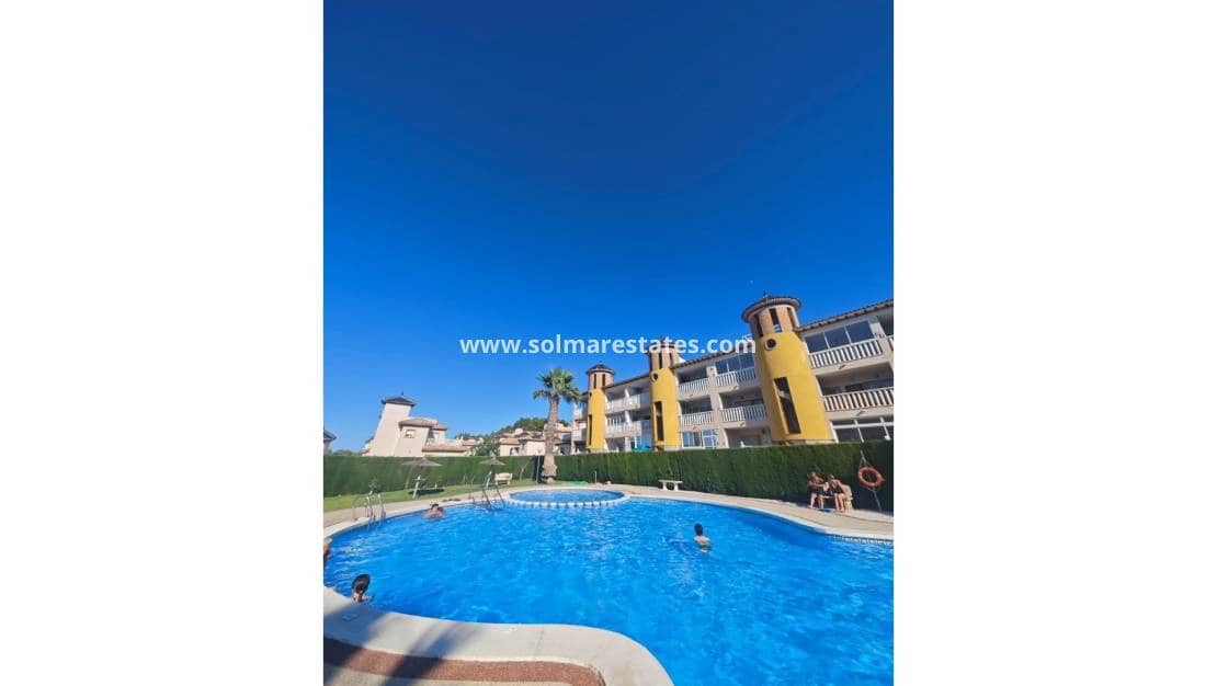 Apartamento de 2 habitaciones en Villamartin en venta con piscina - 145.000 € (Ref: 9948541)