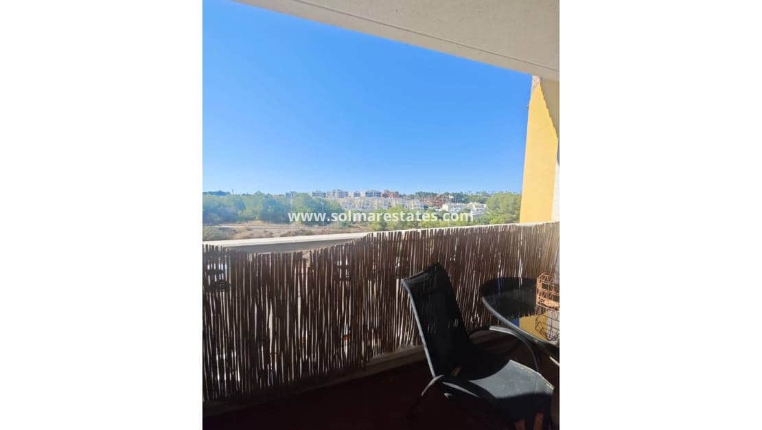 Apartamento de 2 habitaciones en Villamartin en venta con piscina - 145.000 € (Ref: 9948541)