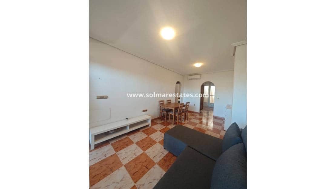 Apartamento de 2 habitaciones en Villamartin en venta con piscina - 145.000 € (Ref: 9948541)