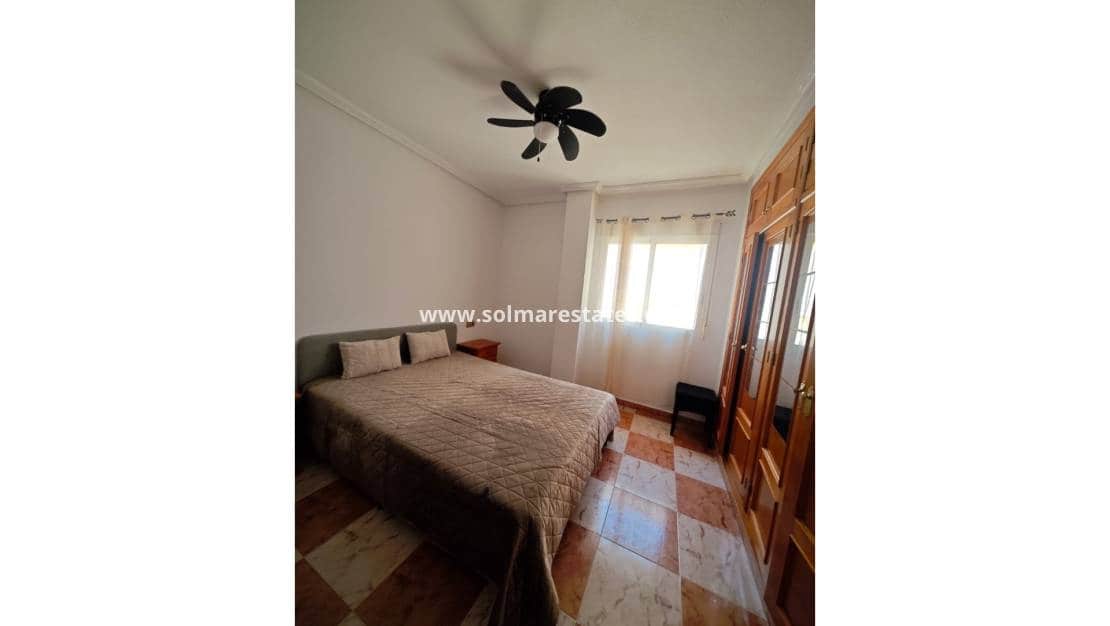 Apartamento de 2 habitaciones en Villamartin en venta con piscina - 145.000 € (Ref: 9948541)