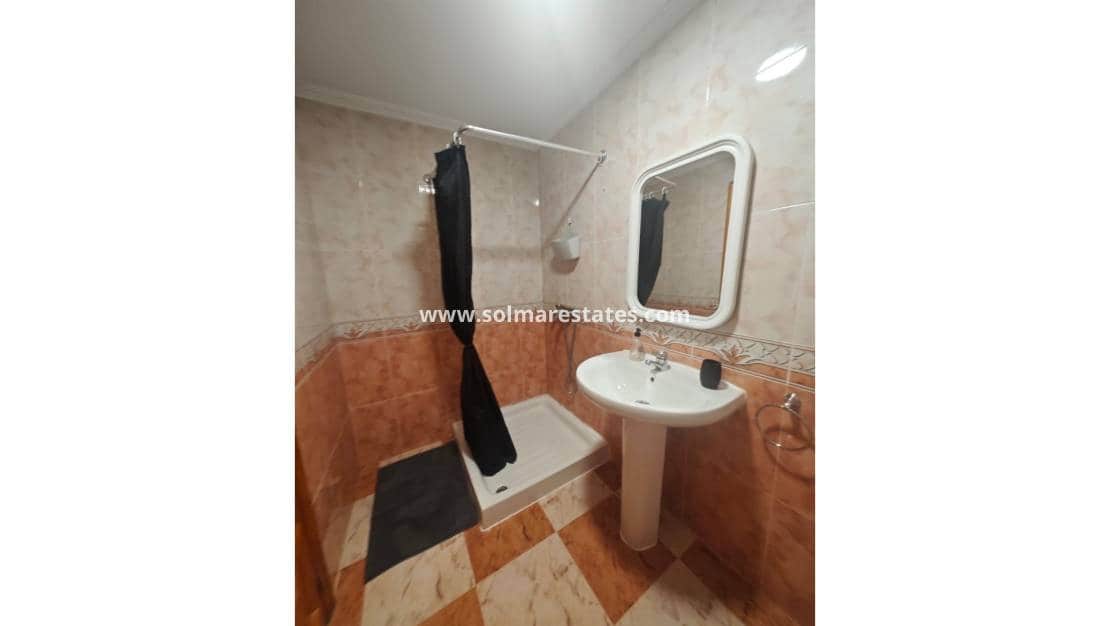 Apartamento de 2 habitaciones en Villamartin en venta con piscina - 145.000 € (Ref: 9948541)