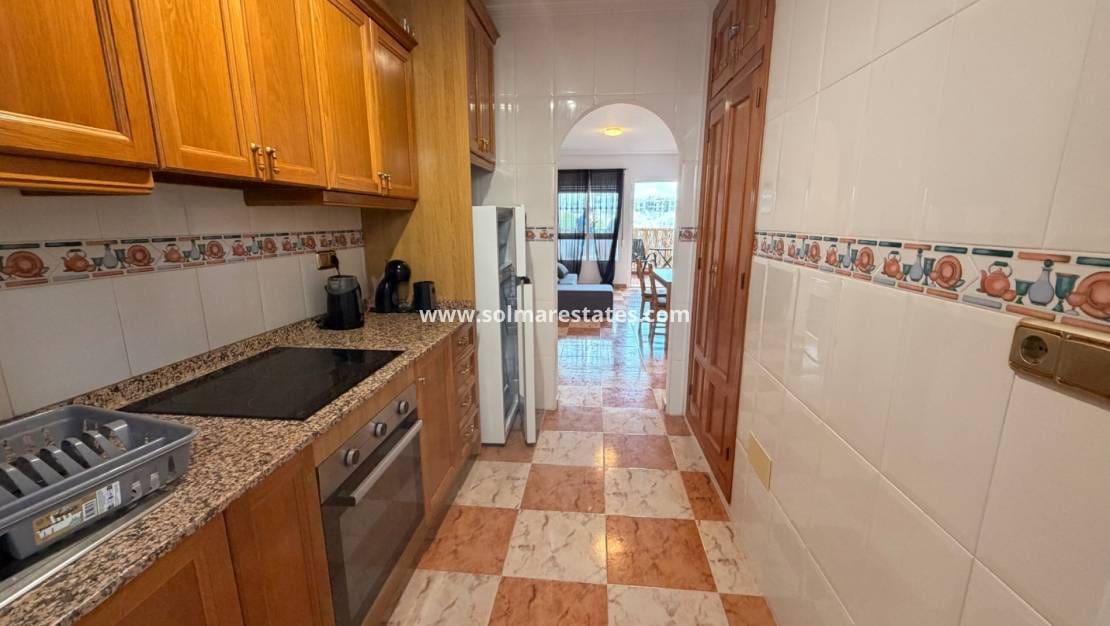 2 soveværelse Lejlighed til salg i Villamartin med swimmingpool - € 135.000 (Ref: 9948541)